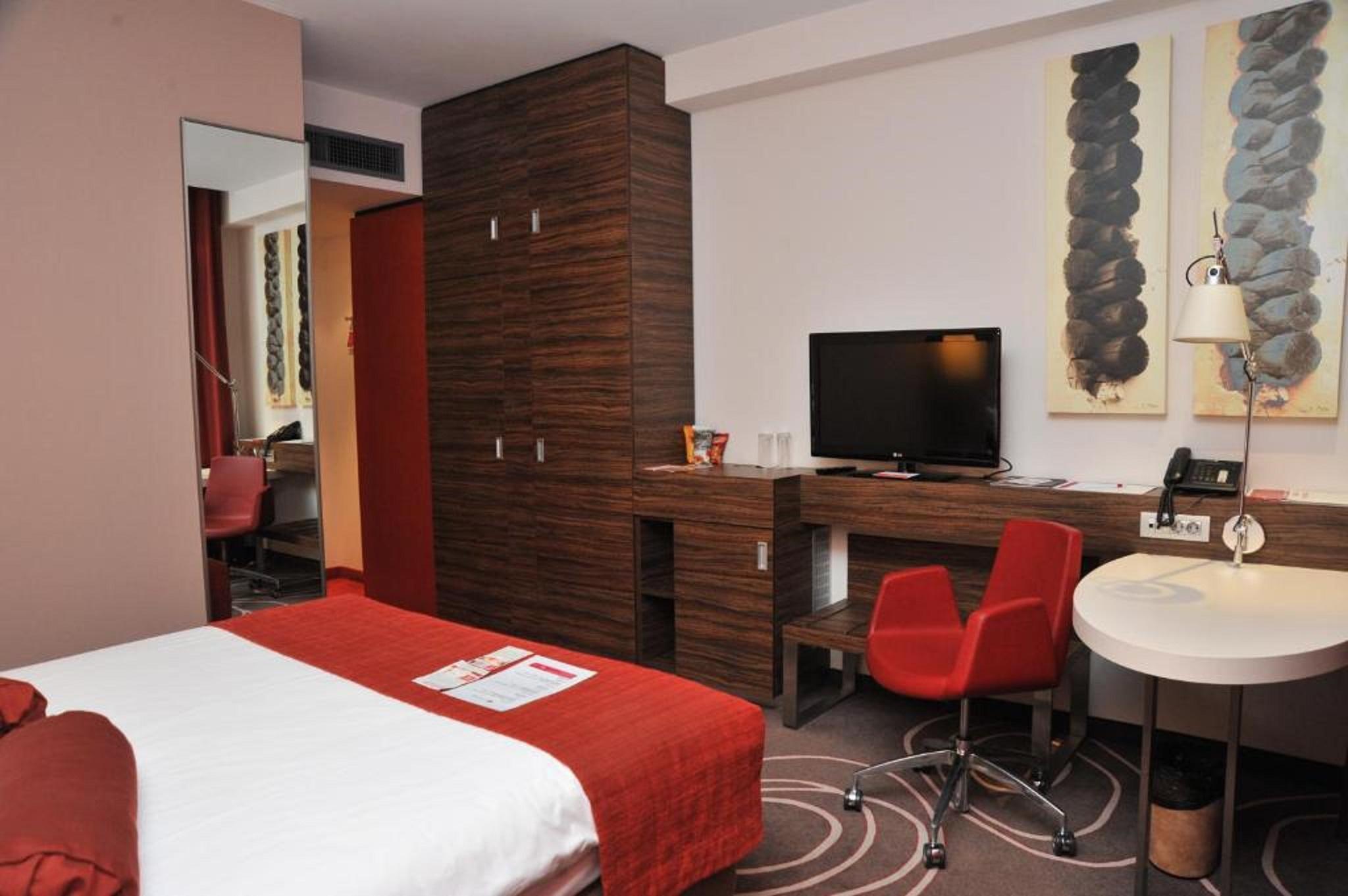Hotel Ramada Pitesti Luaran gambar