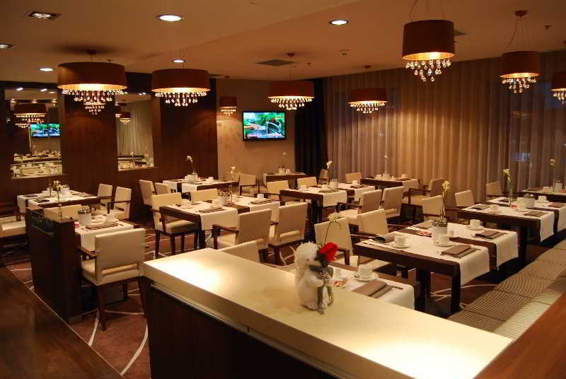 Hotel Ramada Pitesti Luaran gambar