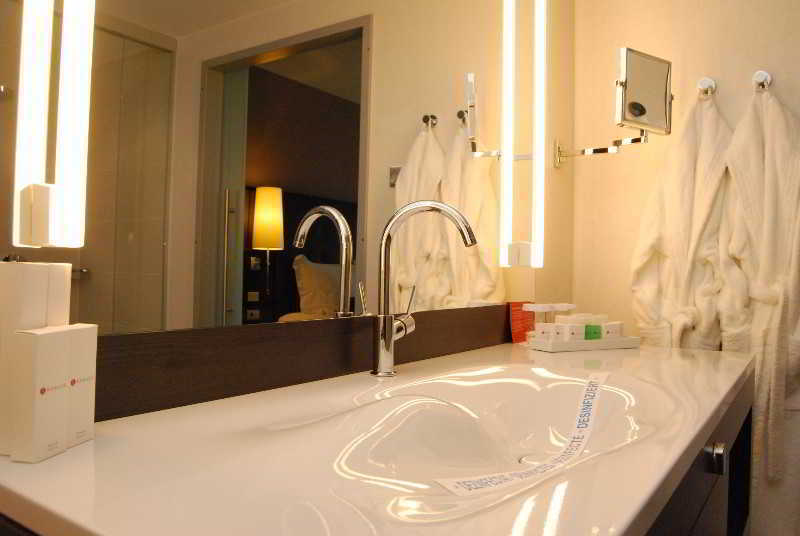 Hotel Ramada Pitesti Luaran gambar