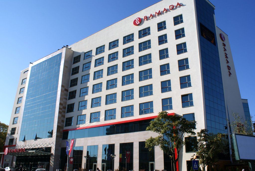 Hotel Ramada Pitesti Luaran gambar