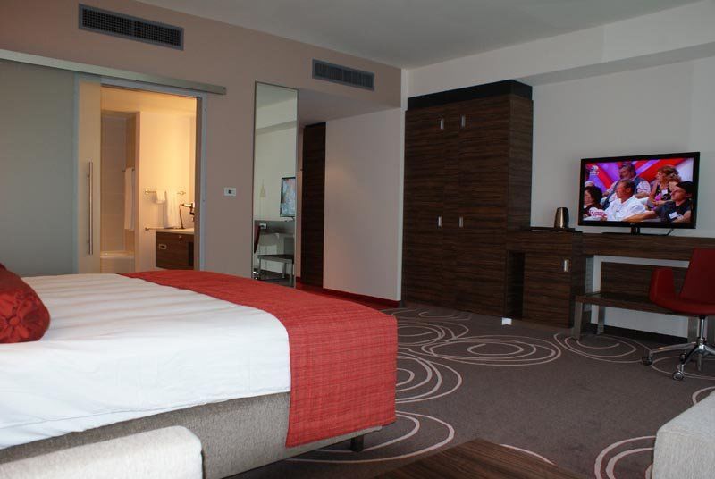 Hotel Ramada Pitesti Luaran gambar