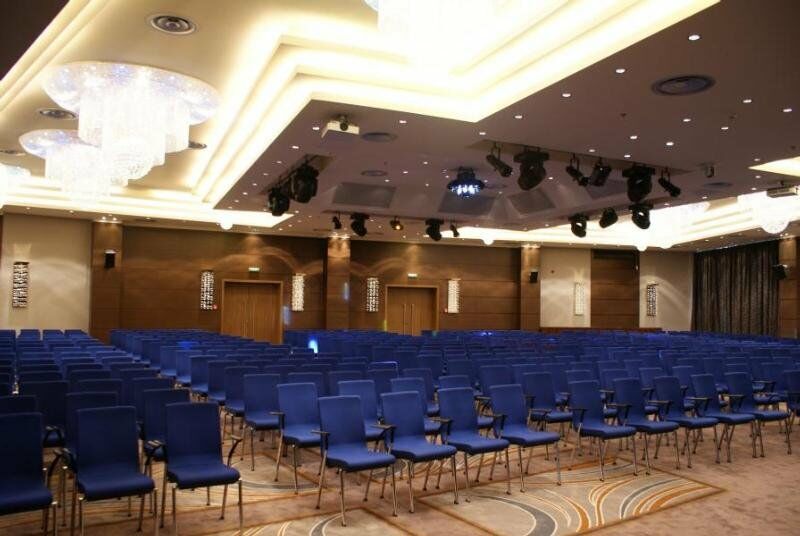 Hotel Ramada Pitesti Luaran gambar